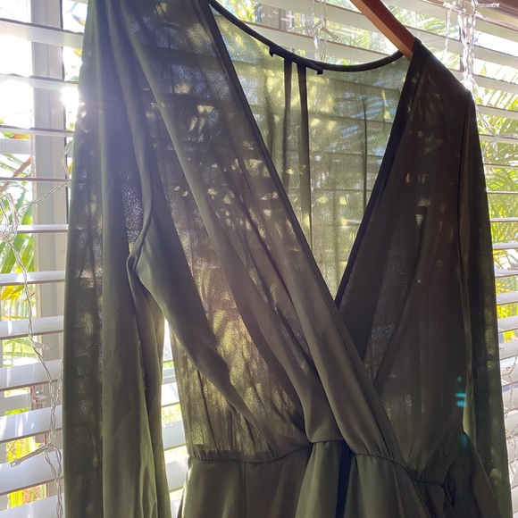 Beautiful Green maxi dress - Picture 4 of 8